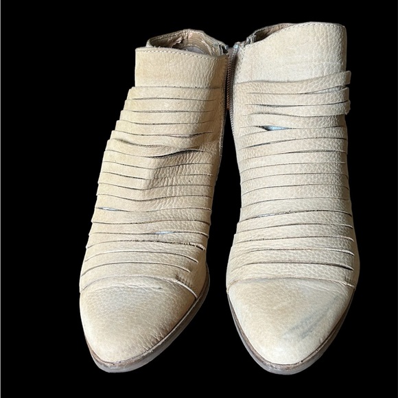 Lucky Brand tan sliced leather zavrina bootie size 8.5 - Picture 1 of 8